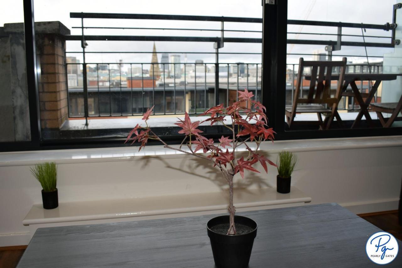 Penthouse - Amazing City Skyline Views - Balcony - Free Extra 2 Hours - Free Parking - Utilita Arena - Bullring Shopping - New St Station- Super King Size Bed Birmingham Eksteriør bilde